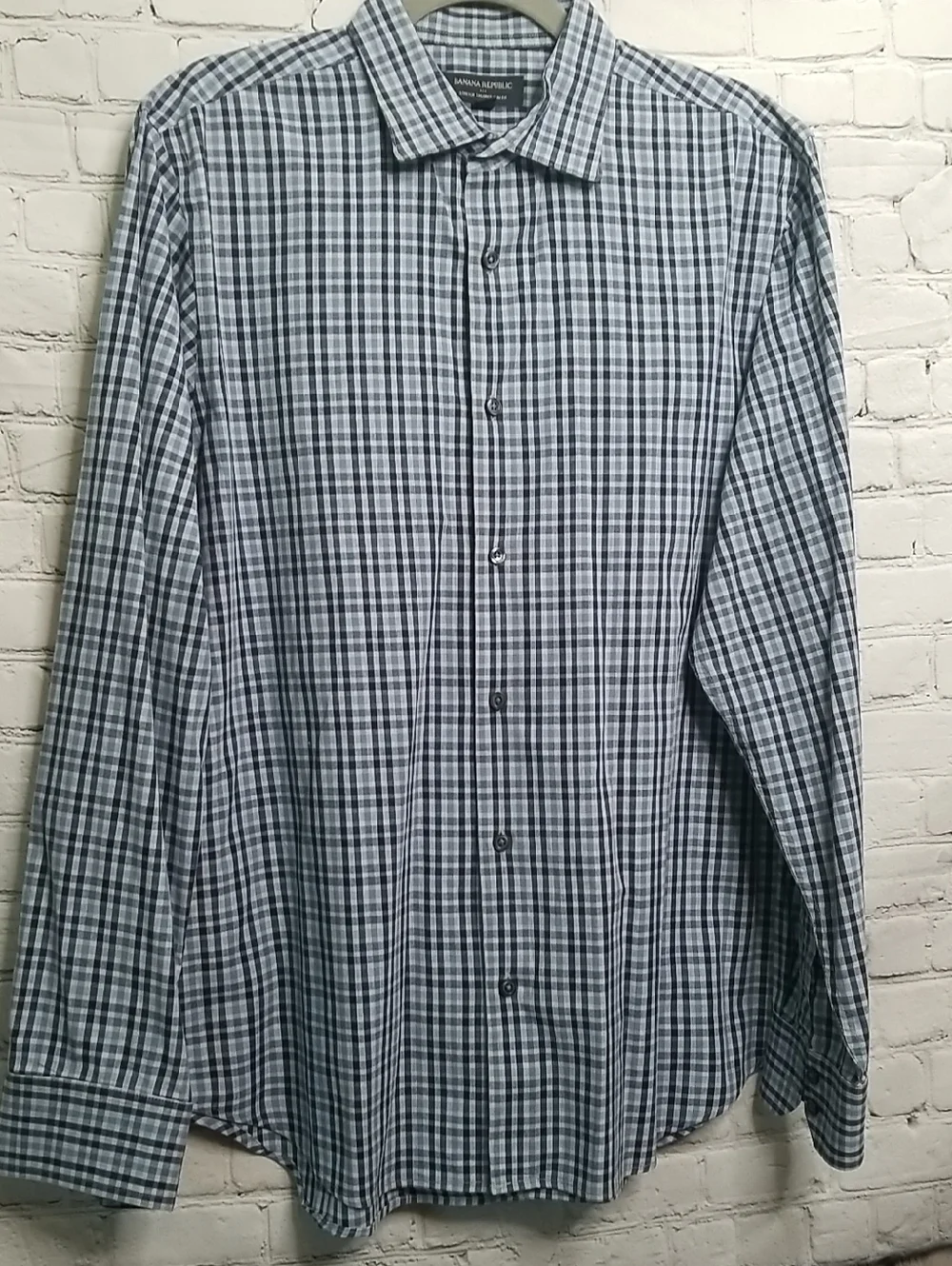 Banana Republic mens dress shirt size Large Slim Fit.  EUC